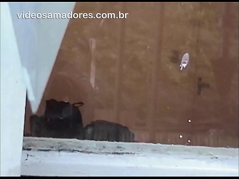 ❤️ Omu cornu chì fighjula a so fidanzata cù un altru tippu, registrendu un video di cazzo senza disturbà a coppia Super sex à noi ❌️❤