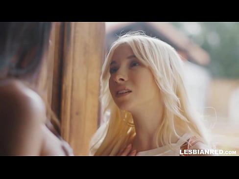 ❤️ Ragazza torna in casa uni pochi di mesi dopu è finisce per manghjà a figa di a so matrigna Super sex à noi ❌️❤